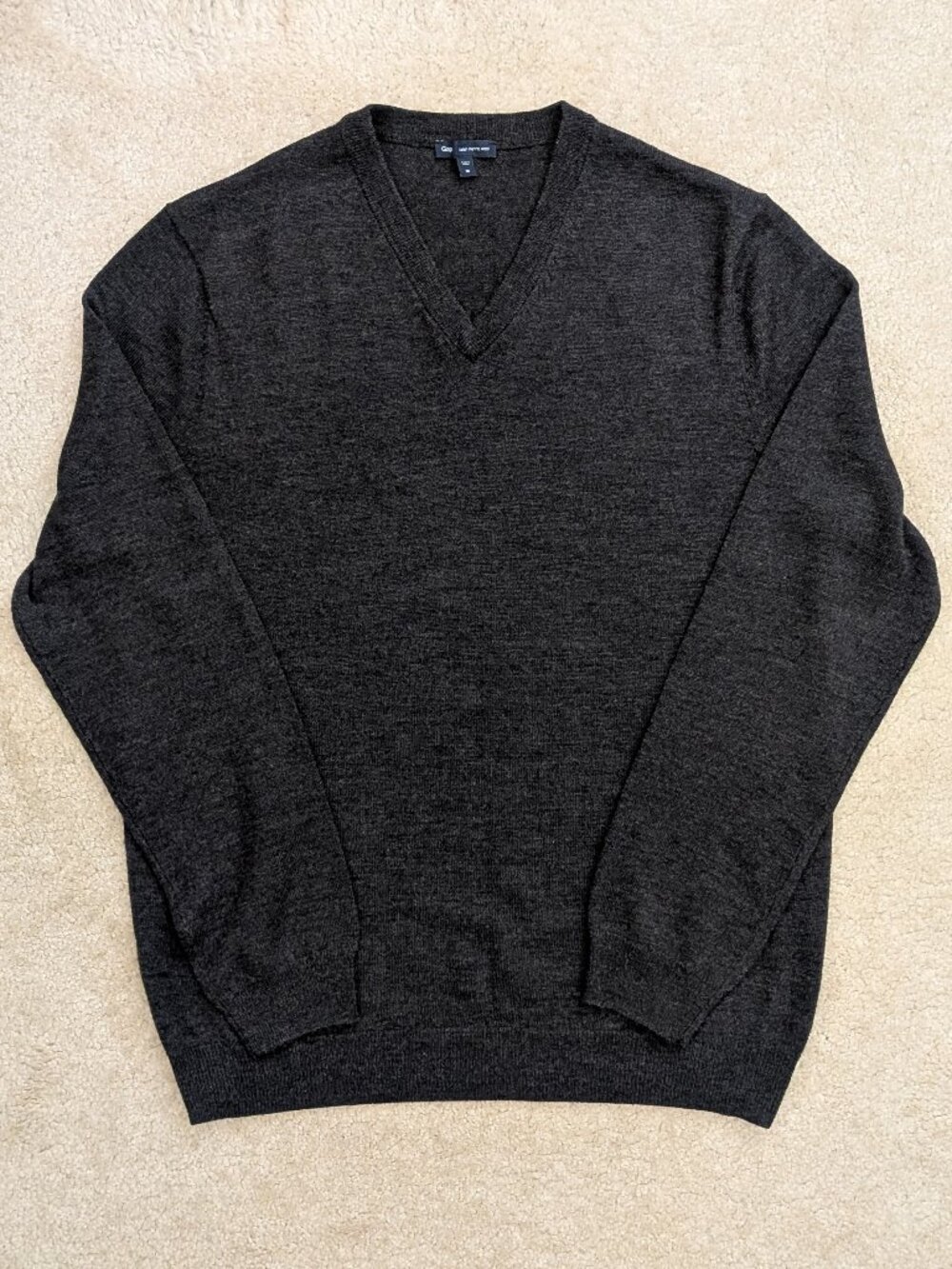 GAP wool v-neck sweater gray medium